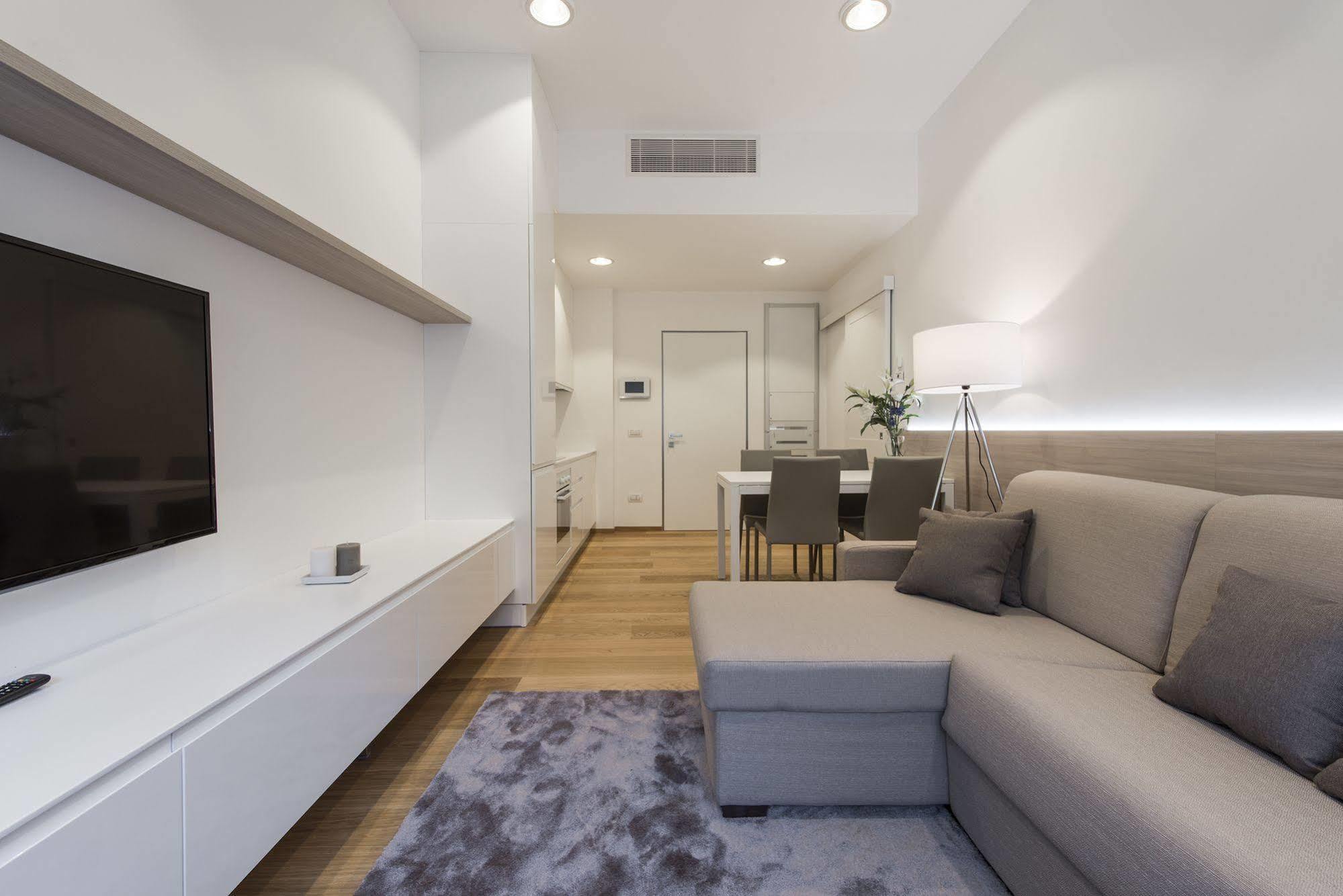 Milan Royal Suites Bagian luar foto
