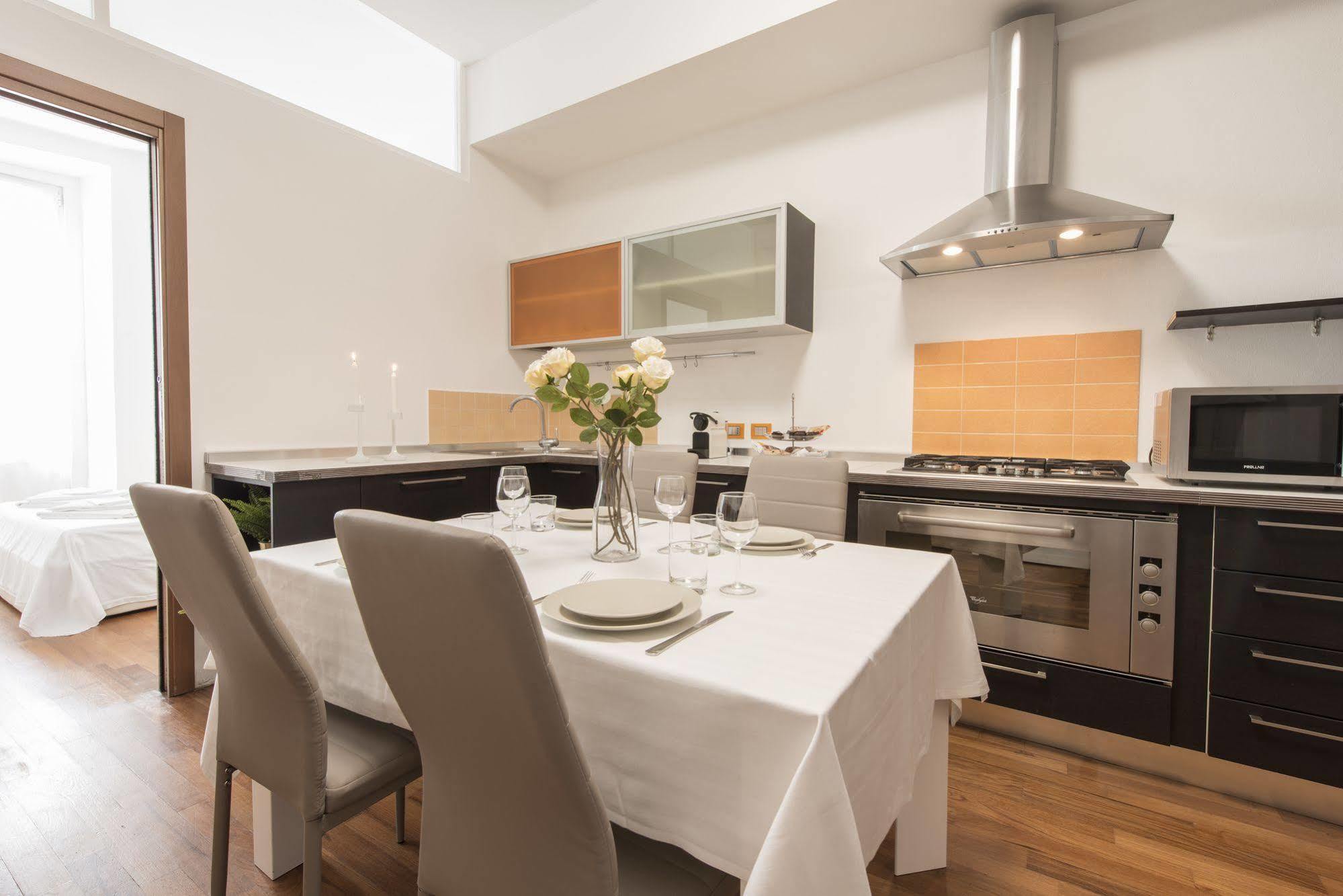 Milan Royal Suites Bagian luar foto
