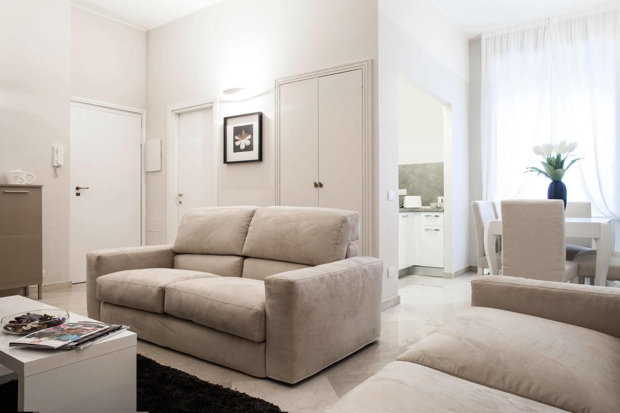 Milan Royal Suites Bagian luar foto