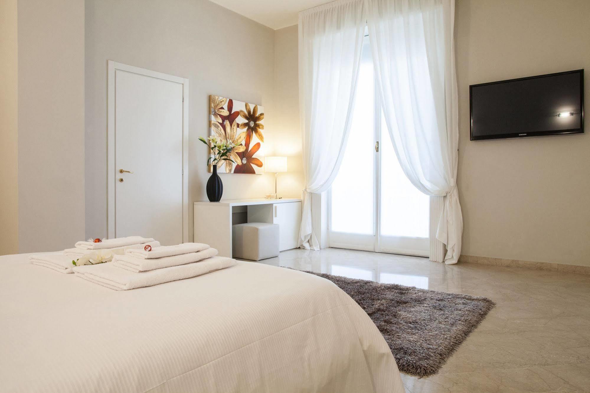 Milan Royal Suites Bagian luar foto