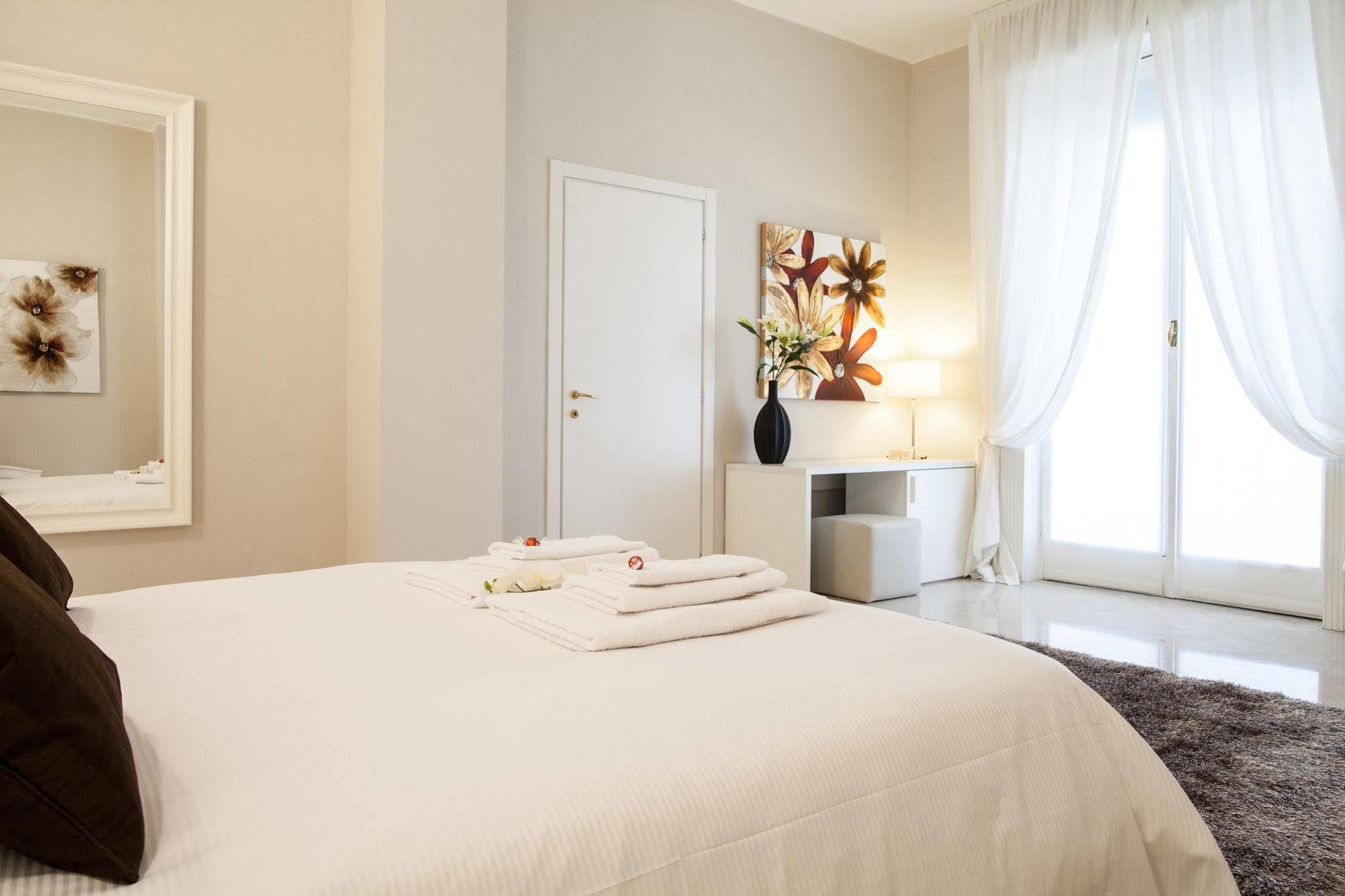 Milan Royal Suites Bagian luar foto