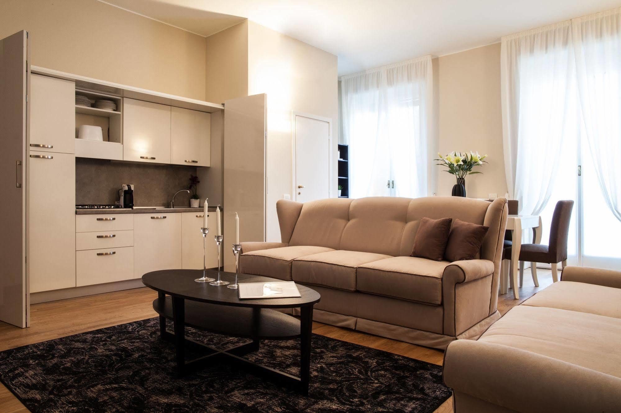 Milan Royal Suites Bagian luar foto