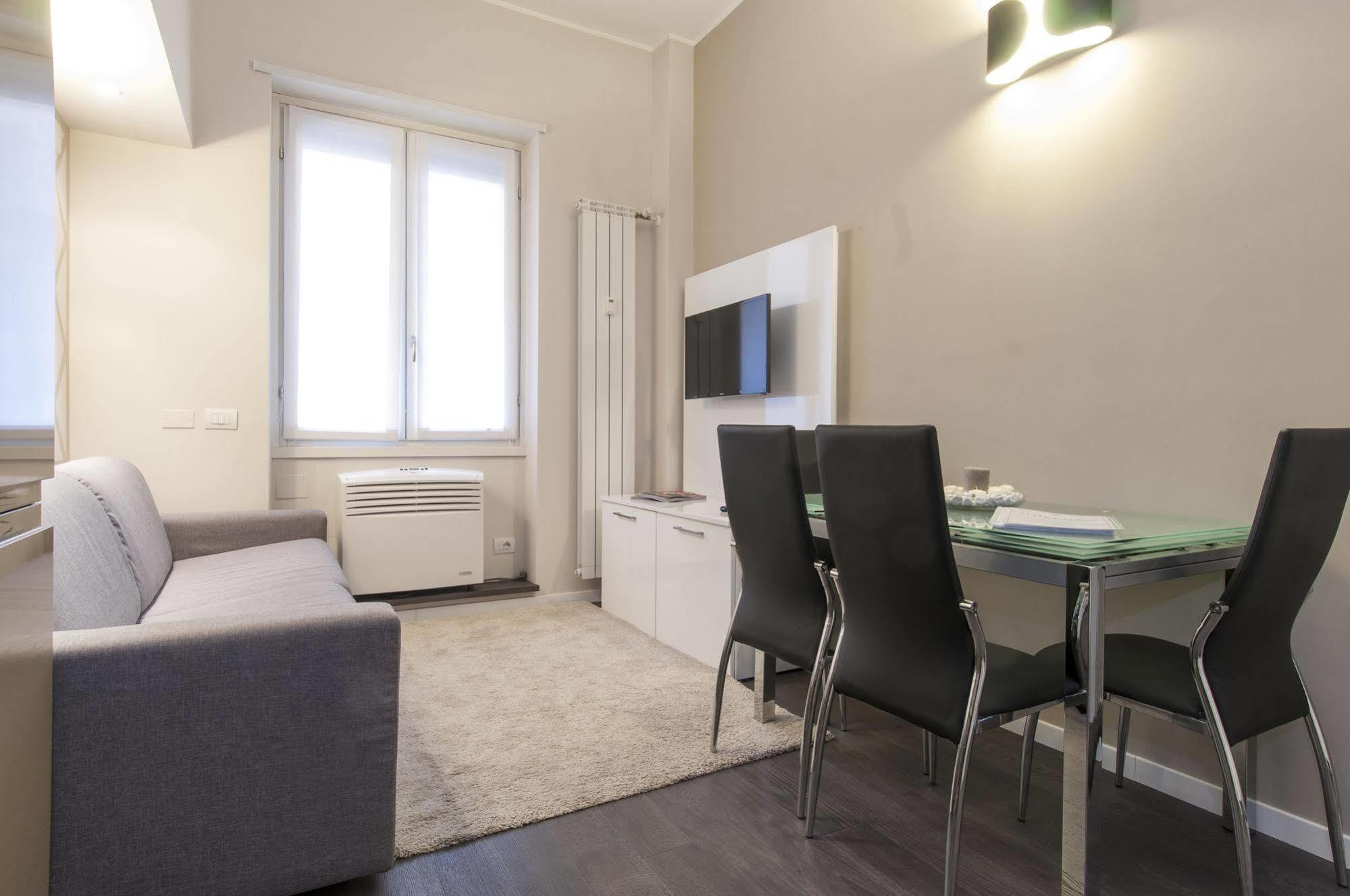 Milan Royal Suites Bagian luar foto
