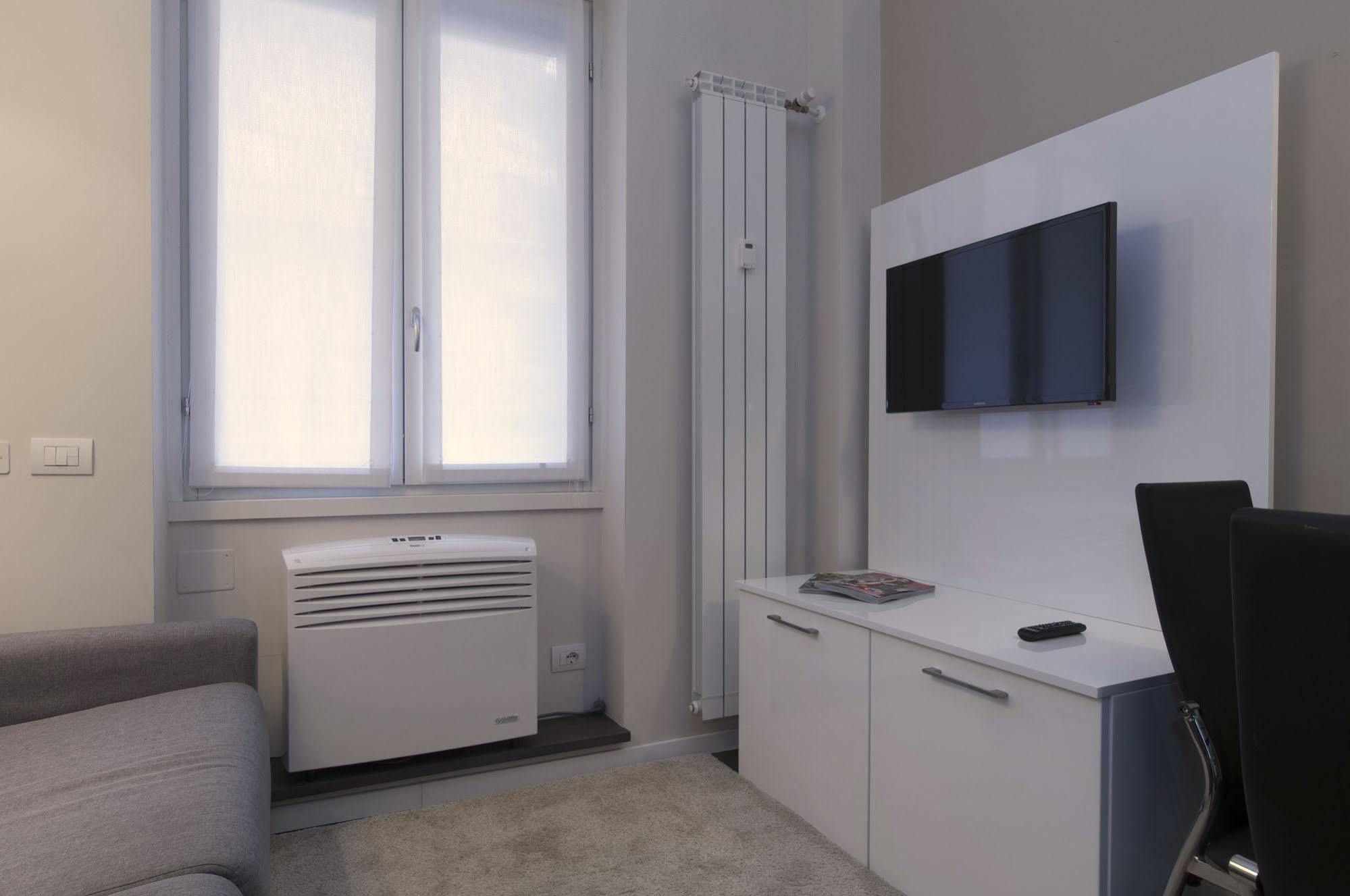 Milan Royal Suites Bagian luar foto